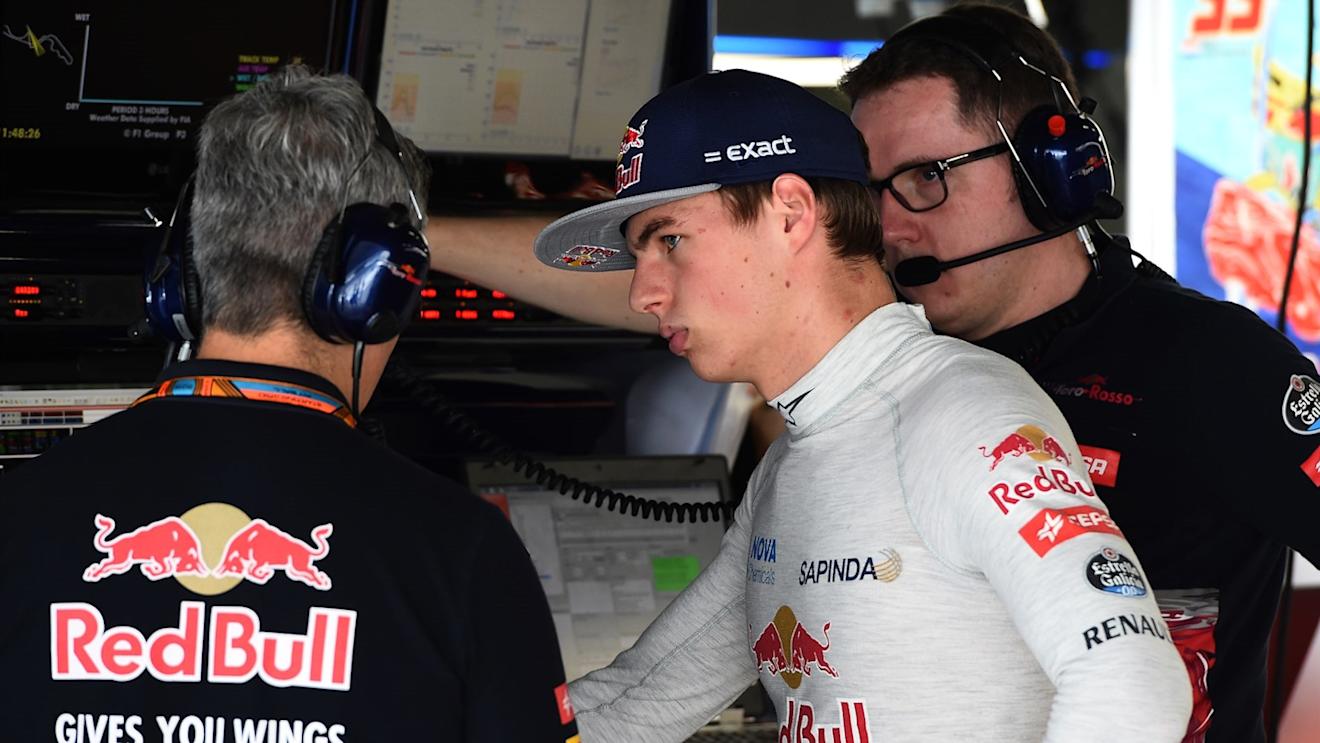 Max Verstappen (NDL) Scuderia Toro Rosso at Formula One World Championship, Rd14, Japanese Grand Prix, Qualifying, Suzuka, Japan, Saturday 26 September 2015. © Sutton Motorsport Images