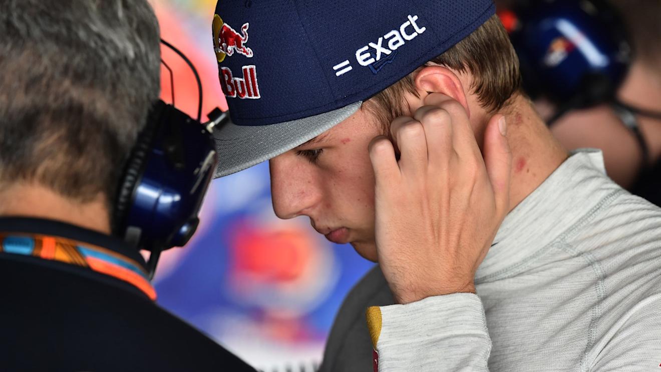 Max Verstappen (NDL) Scuderia Toro Rosso at Formula One World Championship, Rd14, Japanese Grand Prix, Qualifying, Suzuka, Japan, Saturday 26 September 2015. © Sutton Motorsport Images