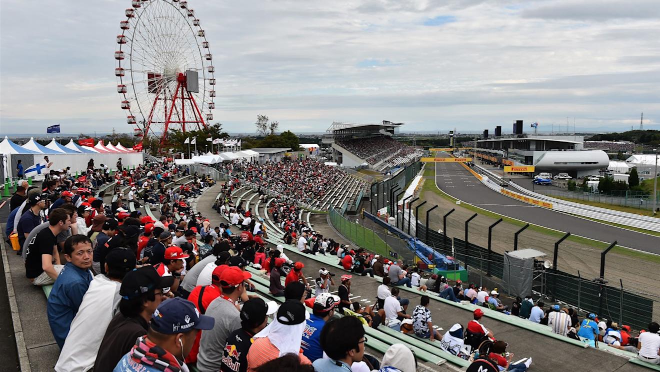 Fans at Formula One World Championship, Rd14, Japanese Grand Prix, Qualifying, Suzuka, Japan, Saturday 26 September 2015. © Sutton Motorsport Images