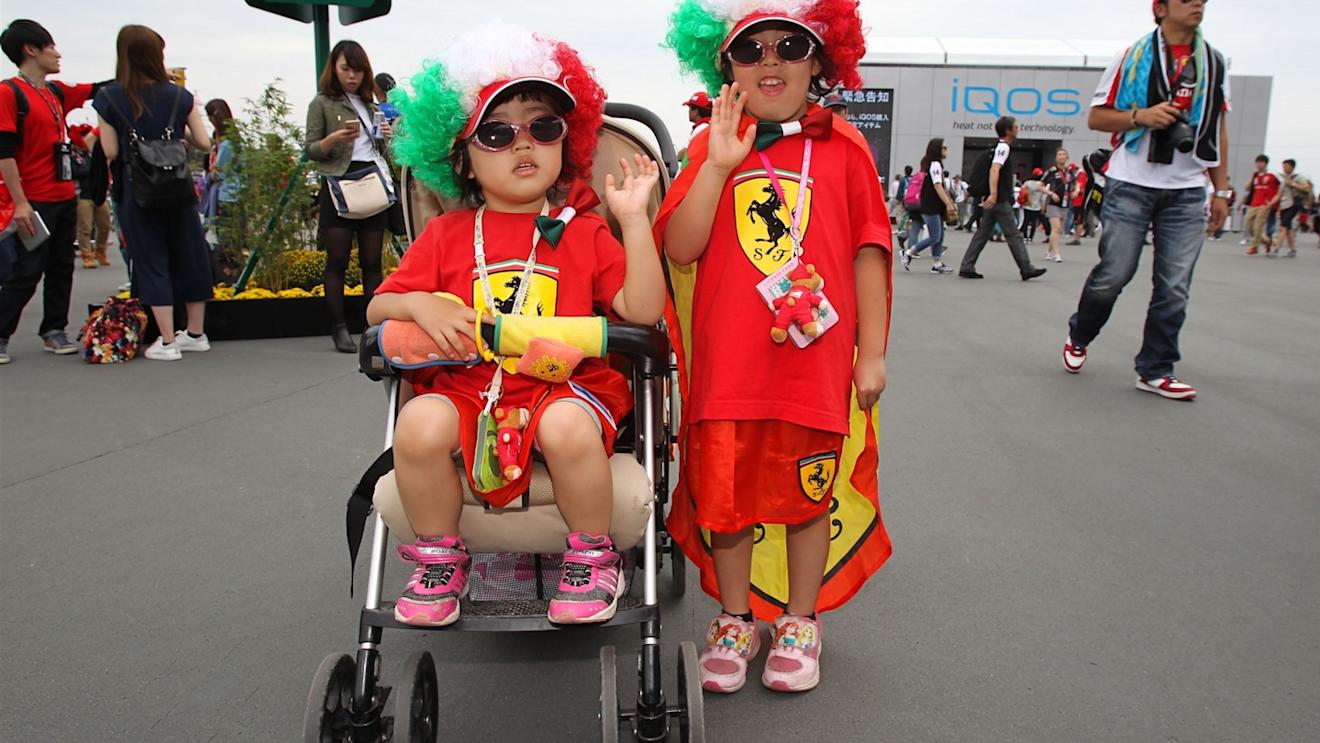 Fans at Formula One World Championship, Rd14, Japanese Grand Prix, Race, Suzuka, Japan, Sunday 27 September 2015. © Sutton Motorsport Images