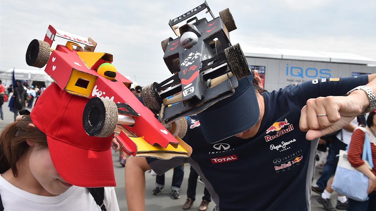 Fans at Formula One World Championship, Rd14, Japanese Grand Prix, Race, Suzuka, Japan, Sunday 27 September 2015. © Sutton Motorsport Images