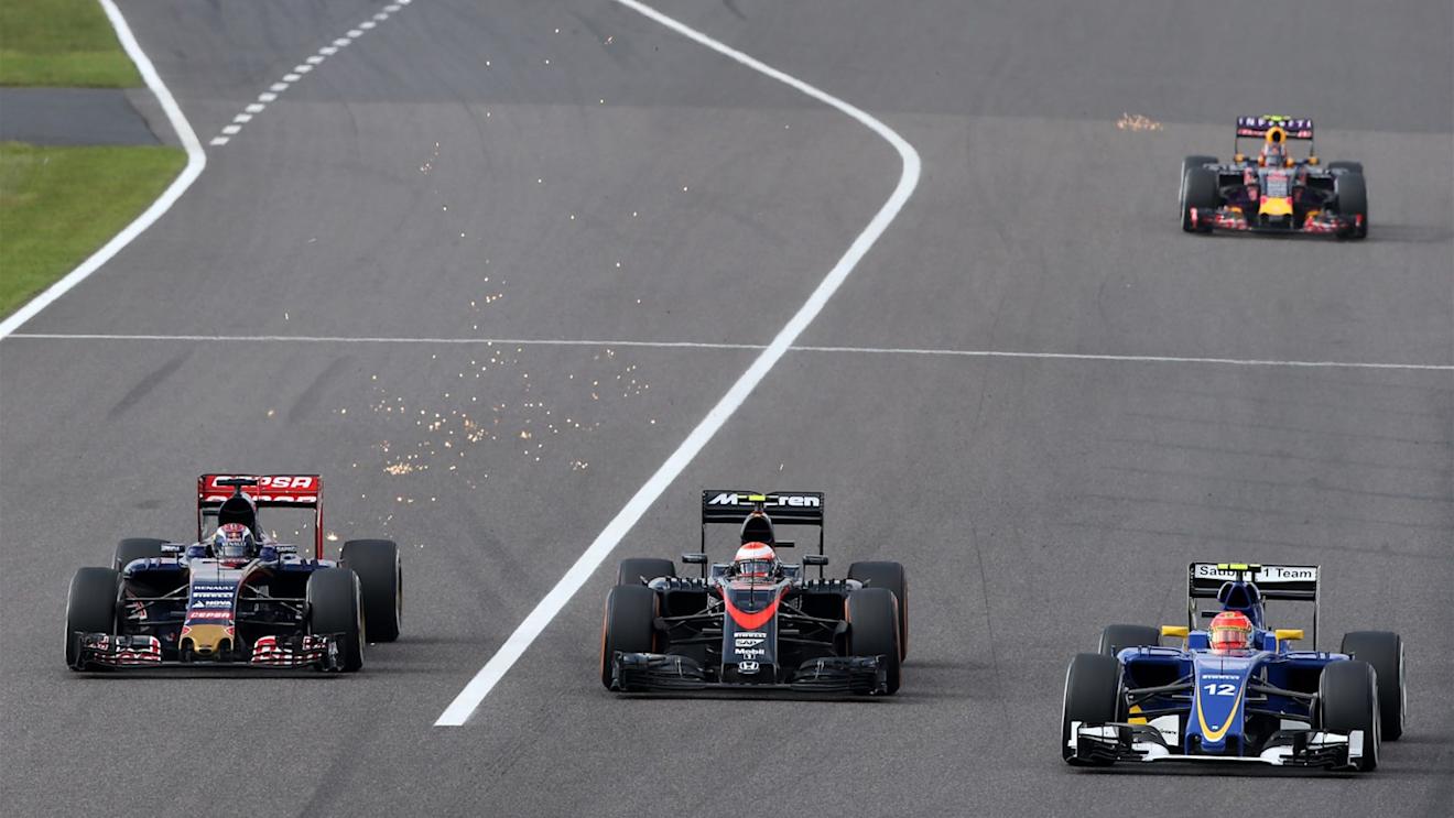 Max Verstappen (NDL) Scuderia Toro Rosso STR10, Jenson Button (GBR) McLaren MP4-30 and Felipe Nasr (BRA) Sauber C34 battle at Formula One World Championship, Rd14, Japanese Grand Prix, Race, Suzuka, Japan, Sunday 27 September 2015. © Sutton Motorsport Images