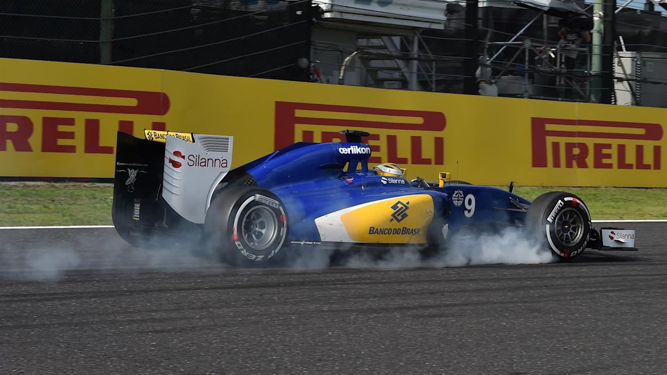 Marcus Ericsson (SWE) Sauber C34 locks up at Formula One World Championship, Rd14, Japanese Grand Prix, Race, Suzuka, Japan, Sunday 27 September 2015. © Sutton Motorsport Images