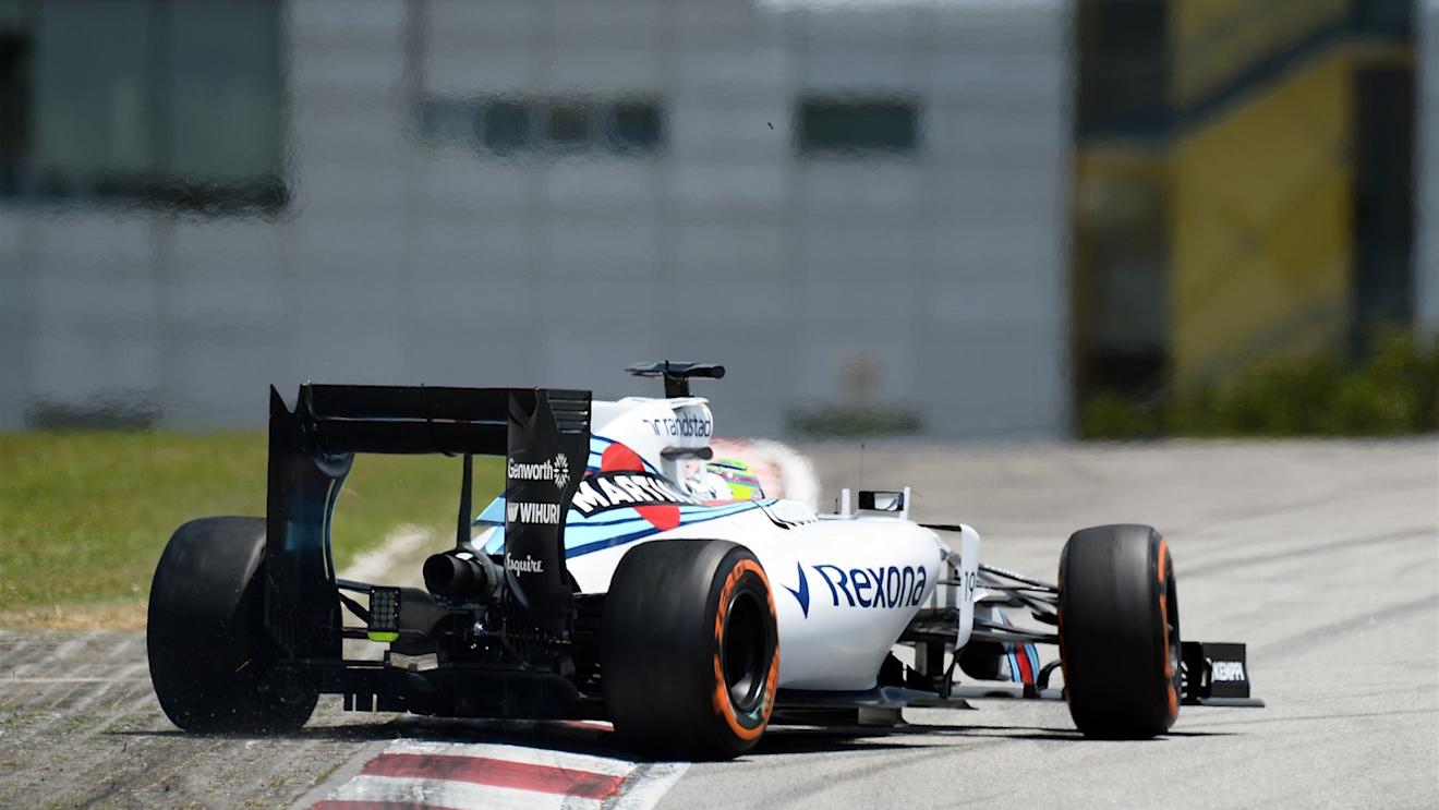 Felipe Massa (BRA) Williams FW37 slide at Formula One World Championship, Rd2, Malaysian Grand Prix, Qualifying, Sepang, Malaysia, Saturday 28  March 2015. © Sutton Motorsport Images