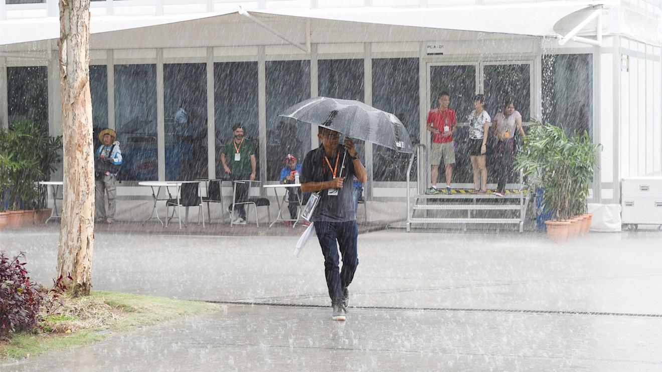 Rain in the Paddock at Formula One World Championship, Rd2, Malaysian Grand Prix, Qualifying, Sepang, Malaysia, Saturday 28  March 2015. © Sutton Motorsport Images