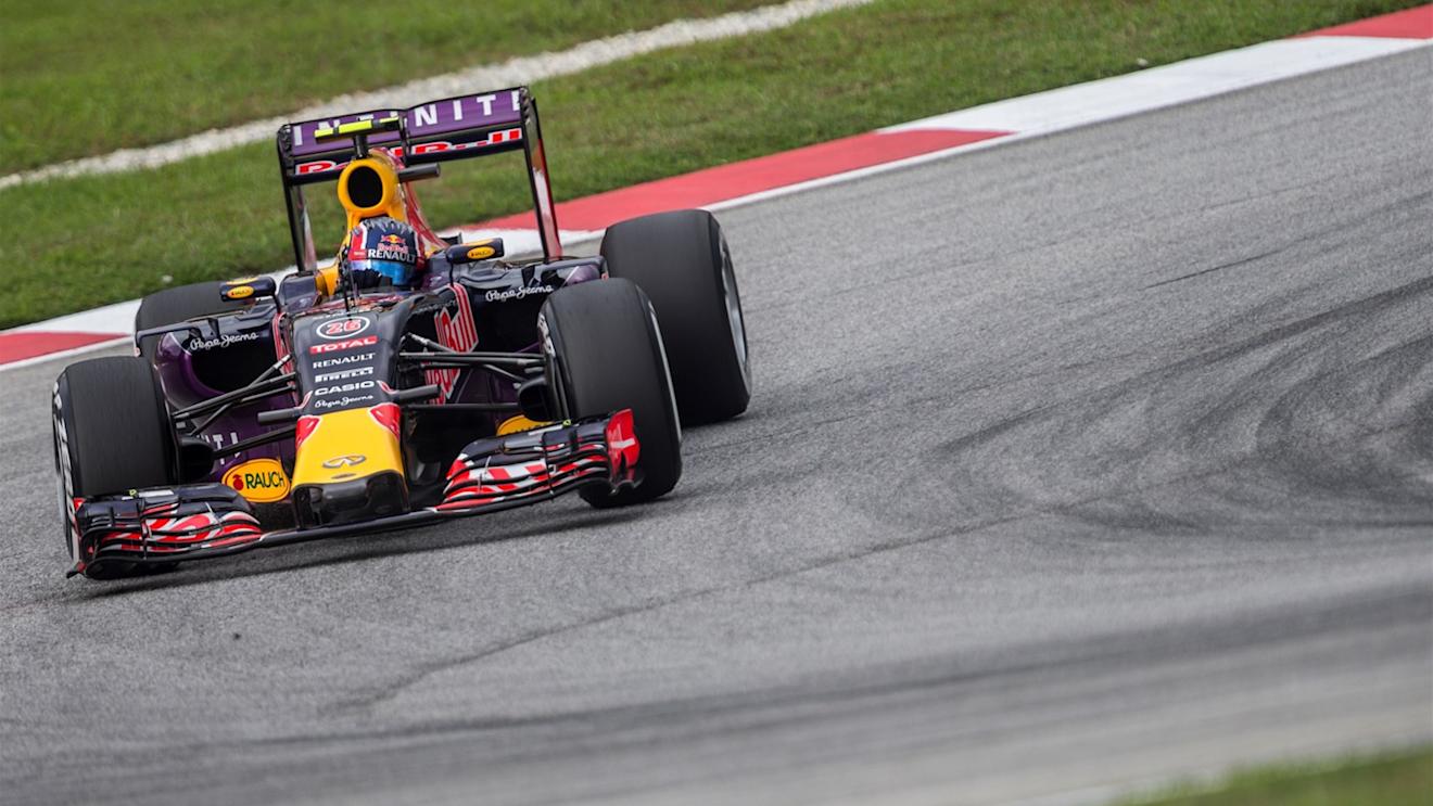 Daniil Kvyat (RUS) Red Bull Racing RB11 at Formula One World Championship, Rd2, Malaysian Grand Prix, Qualifying, Sepang, Malaysia, Saturday 28  March 2015. © Sutton Motorsport Images