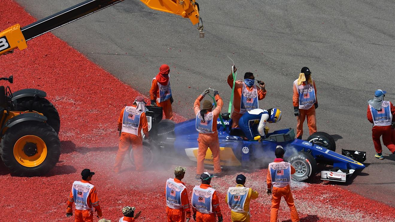Marcus Ericsson (SWE) Sauber C34 spins out of the race at Formula One World Championship, Rd2, Malaysian Grand Prix, Race, Sepang, Malaysia, Sunday 29 March 2015. © Sutton Motorsport Images