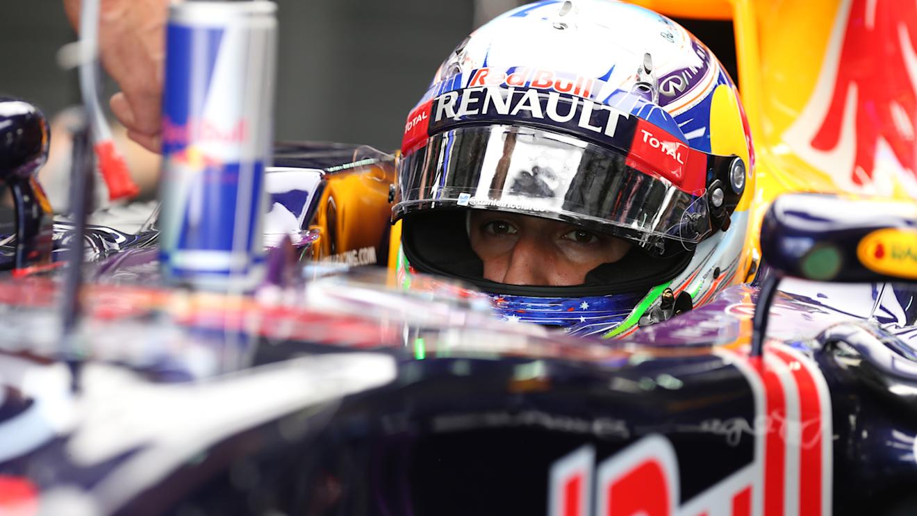 Daniel Ricciardo (AUS). Formula One World Championship, Rd2, Malaysian Grand Prix, Practice, Sepang, Malaysia, Friday 27  March 2015. © Sutton Motorsport Images