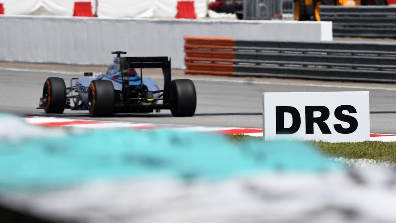 Valtteri Bottas (FIN) Williams FW37 passes DRS board at Formula One World Championship, Rd2, Malaysian Grand Prix, Practice, Sepang, Malaysia, Friday 27  March 2015. © Sutton Motorsport Images
