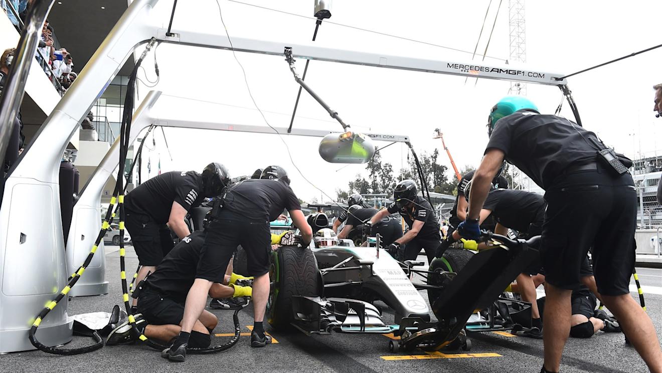 Lewis Hamilton (GBR) Mercedes AMG F1 W06 pit stop at Formula One World Championship, Rd17, Mexican Grand Prix, Practice, Circuit Hermanos Rodriguez, Mexico City, Mexico, Friday 30 October 2015. © Sutton Motorsport Images