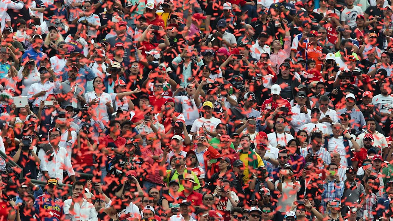 Fans at Formula One World Championship, Rd17, Mexican Grand Prix, Race, Circuit Hermanos Rodriguez, Mexico City, Mexico, Sunday 1  November 2015. © Sutton Motorsport Images