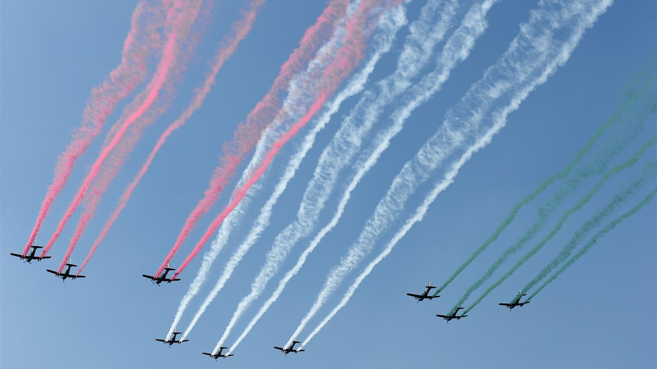 Air display at Formula One World Championship, Rd17, Mexican Grand Prix, Race, Circuit Hermanos Rodriguez, Mexico City, Mexico, Sunday 1  November 2015. © Sutton Motorsport Images