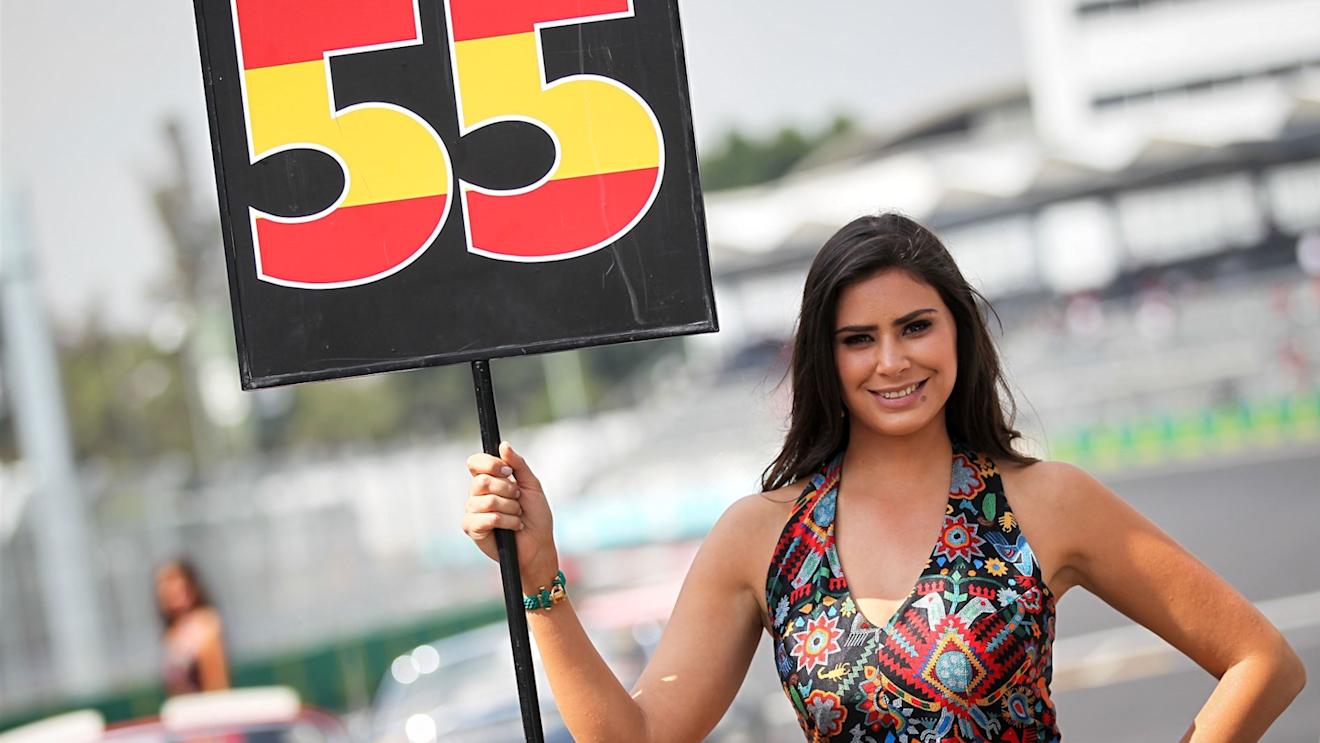 Grid girl at Formula One World Championship, Rd17, Mexican Grand Prix, Race, Circuit Hermanos Rodriguez, Mexico City, Mexico, Sunday 1  November 2015. © Sutton Motorsport Images