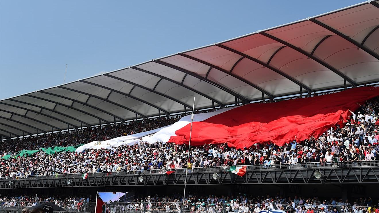 Fans and giant flag at Formula One World Championship, Rd17, Mexican Grand Prix, Race, Circuit Hermanos Rodriguez, Mexico City, Mexico, Sunday 1  November 2015. © Sutton Motorsport Images