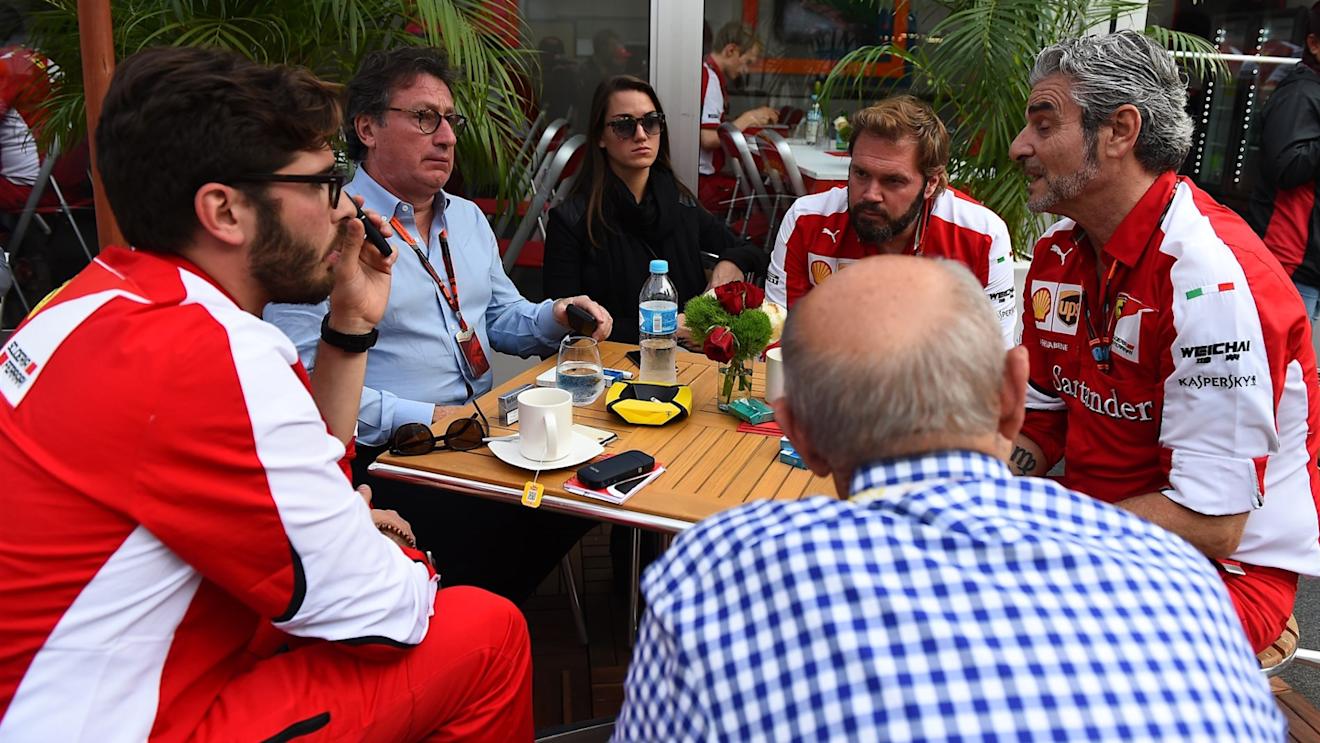 Maurizio Arrivabene (ITA) Ferrari Team Principal,Louis Camilleri, Chairman of Philip Morris and Ferrari personel meeting at Formula One World Championship, Rd17, Mexican Grand Prix, Race, Circuit Hermanos Rodriguez, Mexico City, Mexico, Sunday 1  November 2015. © Sutton Motorsport Images