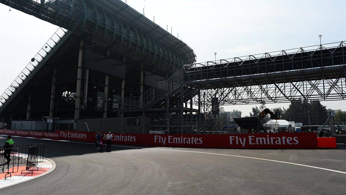 Track view at Formula One World Championship, Rd17, Mexican Grand Prix, Preparations, Circuit Hermanos Rodriguez, Mexico City, Mexico, Thursday 29 October 2015. © Sutton Motorsport Images
