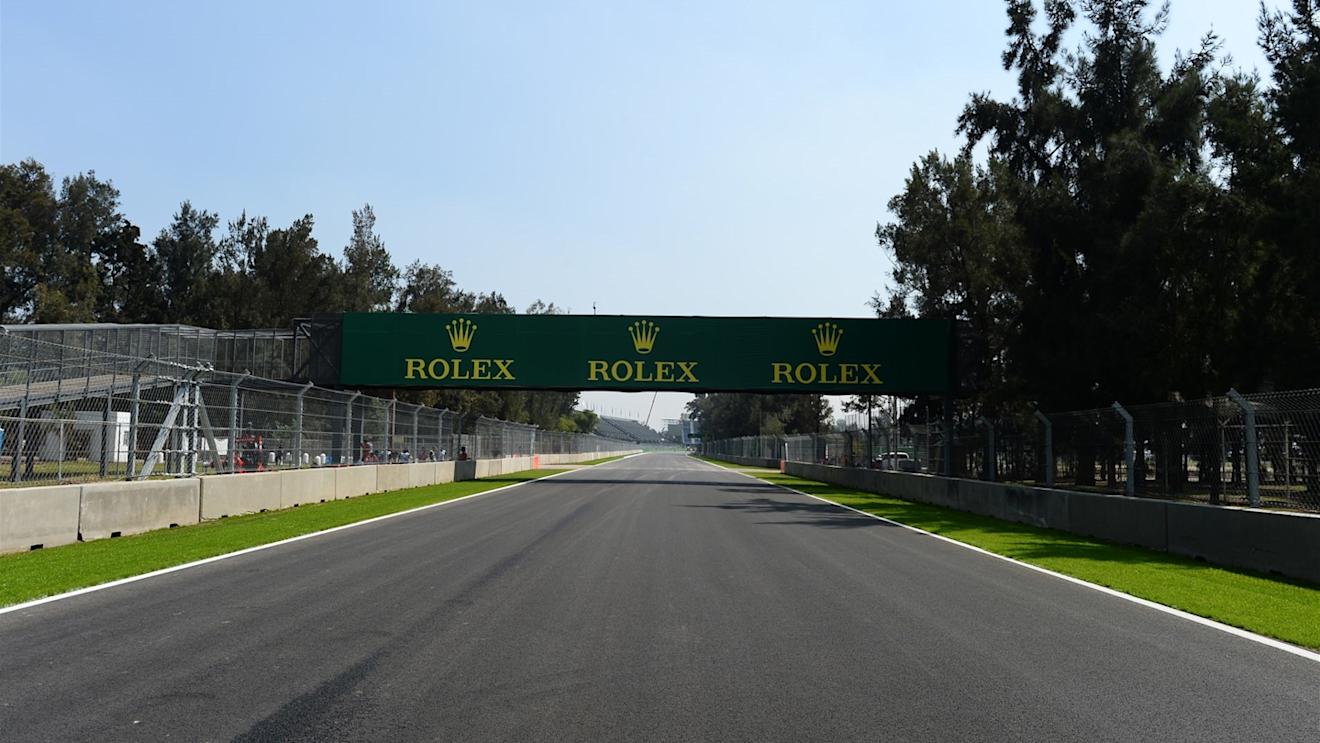 Track view at Formula One World Championship, Rd17, Mexican Grand Prix, Preparations, Circuit Hermanos Rodriguez, Mexico City, Mexico, Thursday 29 October 2015. © Sutton Motorsport Images