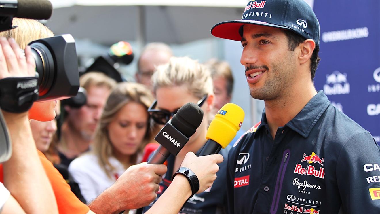 Daniel Ricciardo (AUS) Red Bull Racing talking to the media at Formula One World Championship, Rd17, Mexican Grand Prix, Preparations, Circuit Hermanos Rodriguez, Mexico City, Mexico, Thursday 29 October 2015. © Sutton Motorsport Images