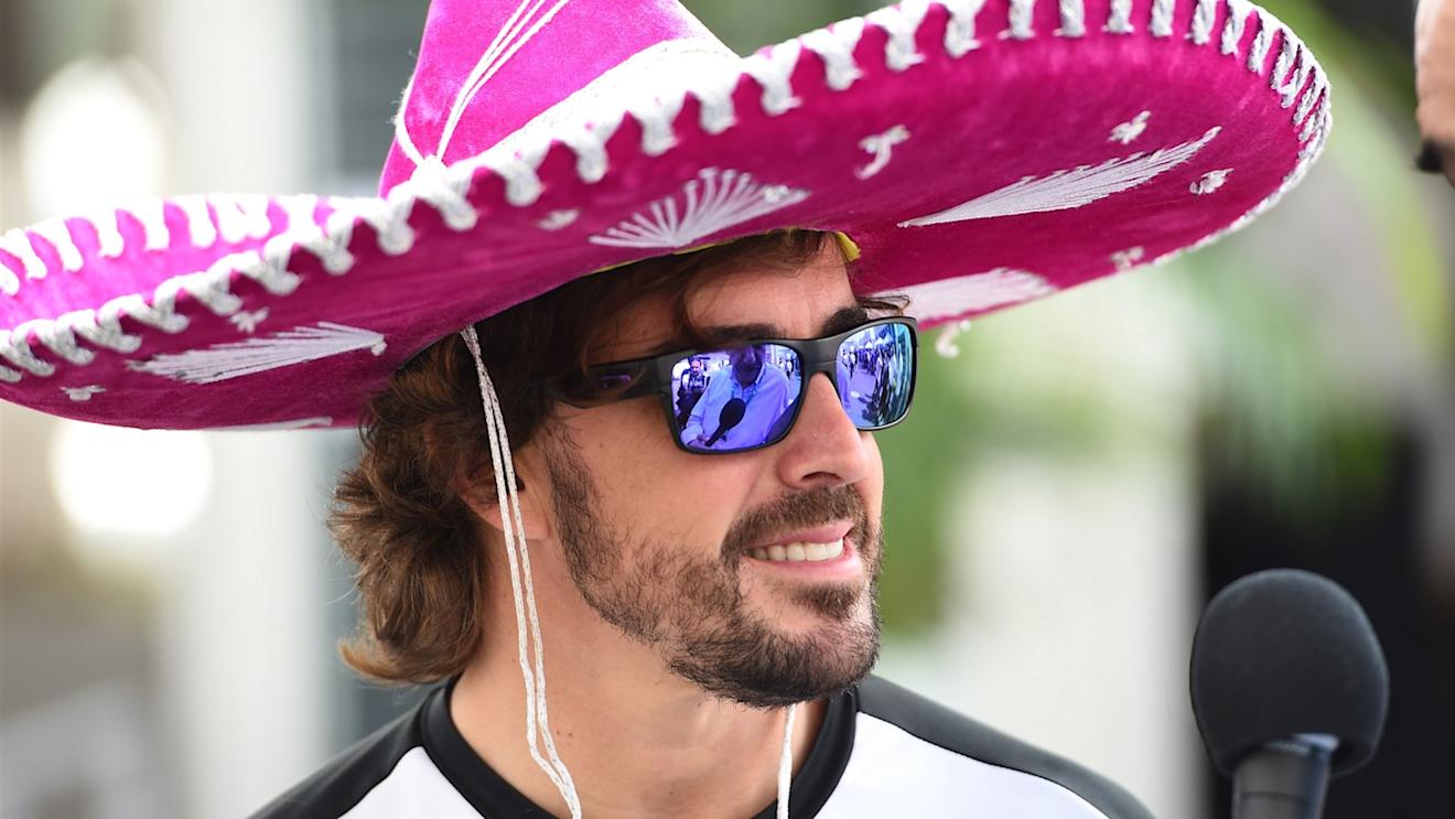 Fernando Alonso (ESP) McLaren and sombrero at Formula One World Championship, Rd17, Mexican Grand Prix, Preparations, Circuit Hermanos Rodriguez, Mexico City, Mexico, Thursday 29 October 2015. © Sutton Motorsport Images