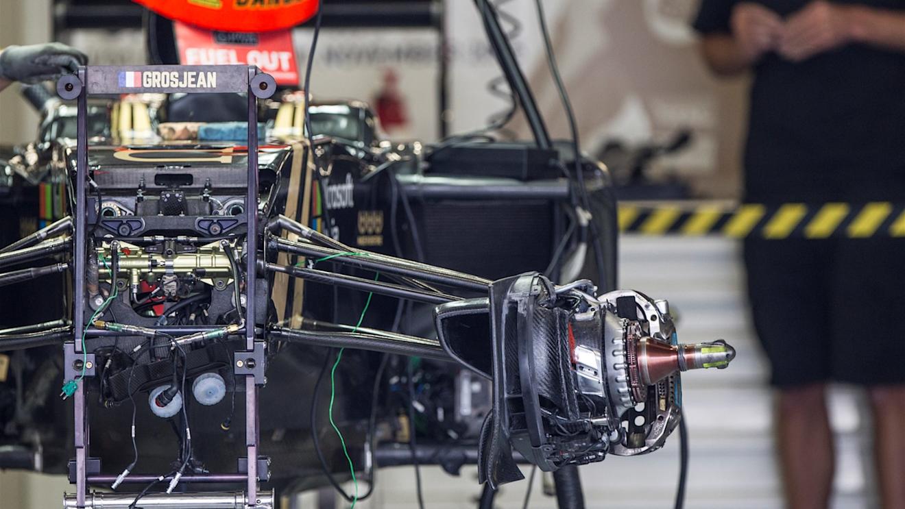 Lotus E23 Hybrid front wheel hub and front suspension at Formula One World Championship, Rd17, Mexican Grand Prix, Preparations, Circuit Hermanos Rodriguez, Mexico City, Mexico, Thursday 29 October 2015. © Sutton Motorsport Images