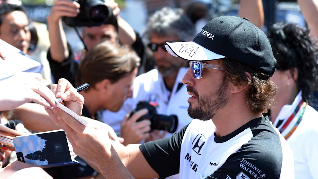 Fernando Alonso (ESP) McLaren signs autographs for the fans at Formula One World Championship, Rd6, Monaco Grand Prix, Monte-Carlo, Monaco, Friday 22 May 2015. © Sutton Motorsport Images