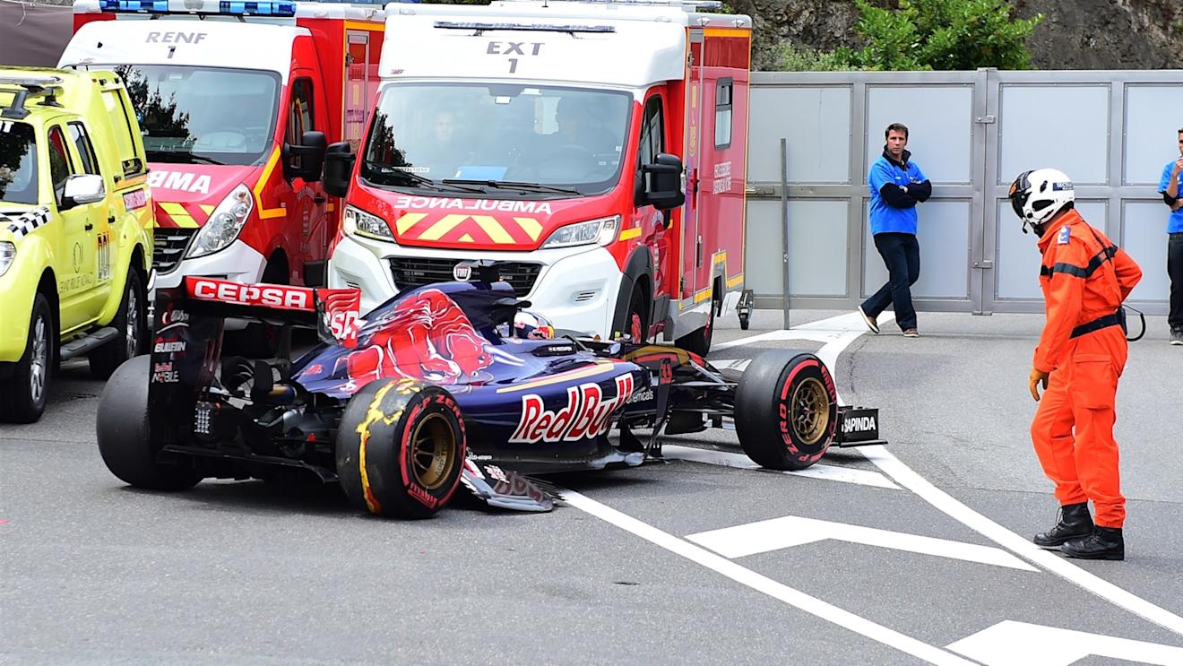 Max Verstappen (NDL) Scuderia Toro Rosso STR10 hit the barrier in FP3 at Formula One World Championship, Rd6, Monaco Grand Prix, FP3 , Monte-Carlo, Monaco, Saturday 23 May 2015. © Sutton Motorsport Images