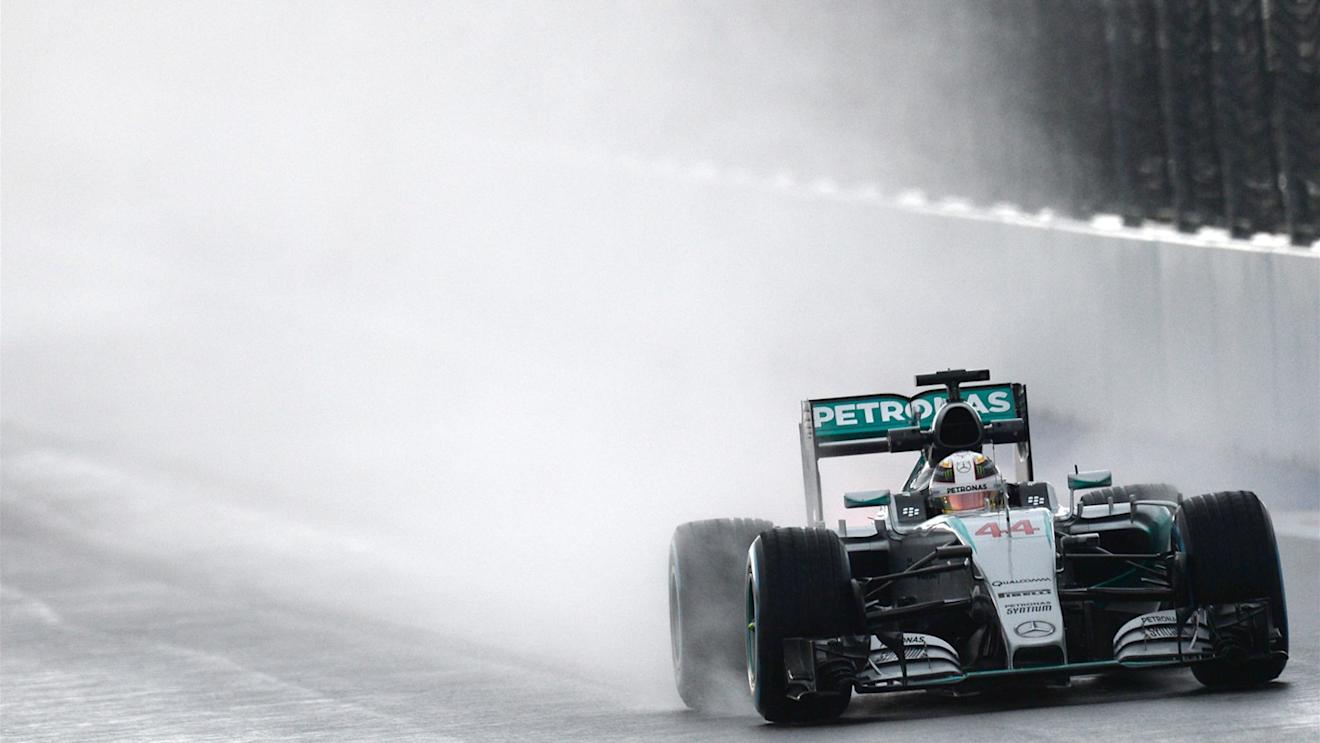 Lewis Hamilton (GBR) Mercedes AMG F1 W06 at Formula One World Championship, Rd15, Russian Grand Prix, Practice, Sochi Autodrom, Sochi, Krasnodar Krai, Russia, Friday 9 October 2015. © Sutton Motorsport Images