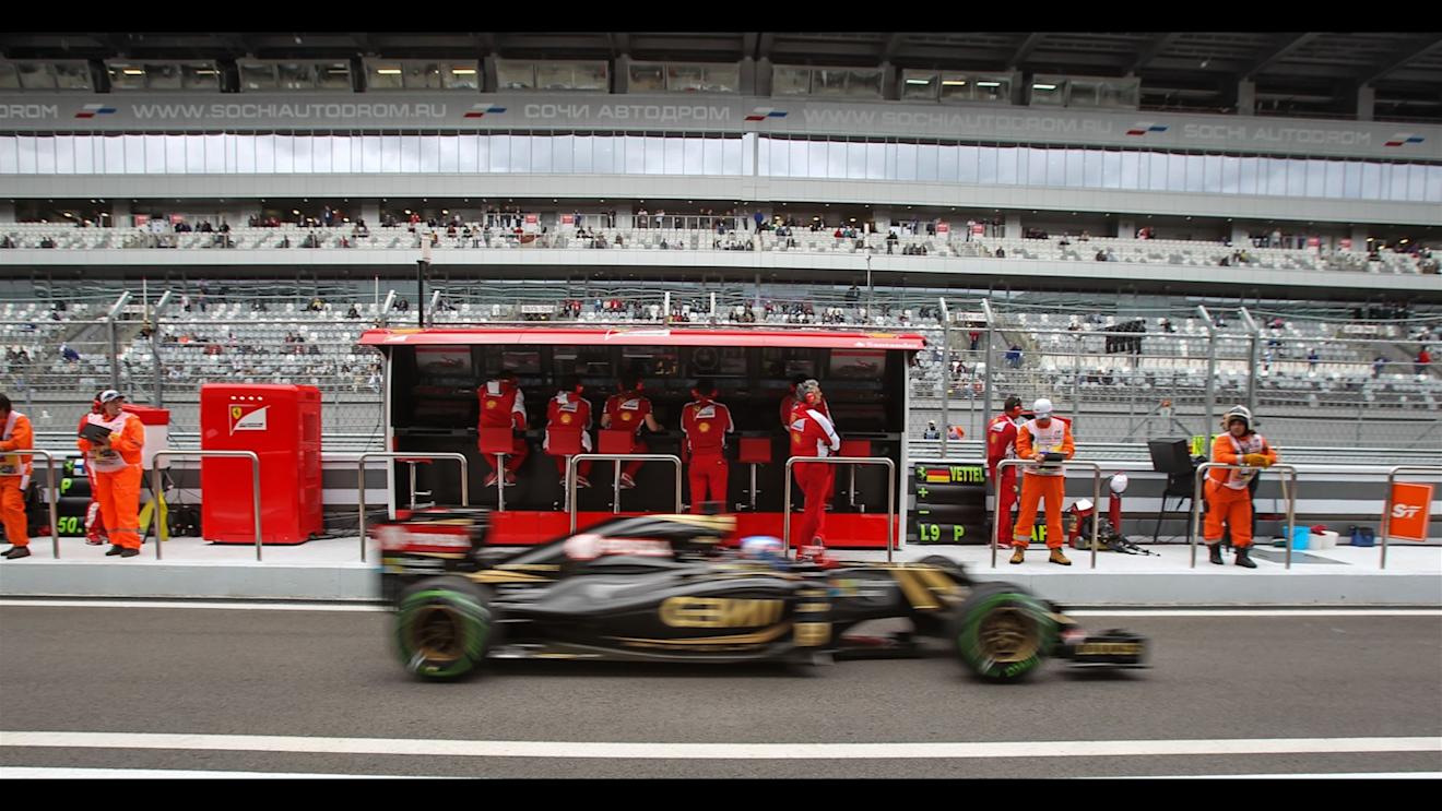 Jolyon Palmer (GBR) Lotus E23 Hybrid at Formula One World Championship, Rd15, Russian Grand Prix, Practice, Sochi Autodrom, Sochi, Krasnodar Krai, Russia, Friday 9 October 2015. © Sutton Motorsport Images
