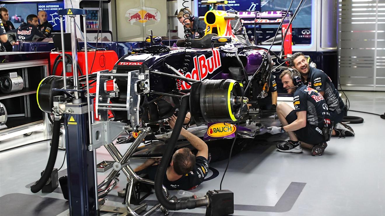 Mechanics and Red Bull Racing RB11 at Formula One World Championship, Rd15, Russian Grand Prix, Practice, Sochi Autodrom, Sochi, Krasnodar Krai, Russia, Friday 9 October 2015. © Sutton Motorsport Images