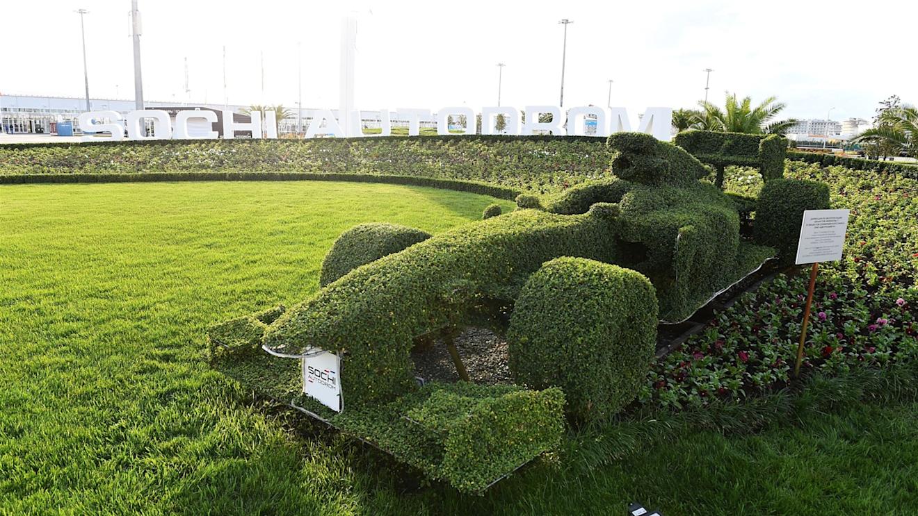 Hedge cut into a F1 car shape, topiary, Practice, Sochi Autodrom, Sochi, Krasnodar Krai, Russia, Friday 9 October 2015. © Sutton Motorsport Images