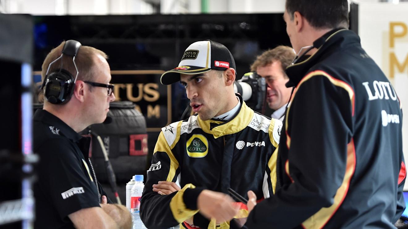 Pastor Maldonado (VEN) Lotus with Mark Slade (GBR) Lotus F1 Race Engineer and Federico Gastaldi (ARG) Lotus F1 Team Deputy Team Principal at Formula One World Championship, Rd15, Russian Grand Prix, Practice, Sochi Autodrom, Sochi, Krasnodar Krai, Russia, Friday 9 October 2015. © Sutton Motorsport Images