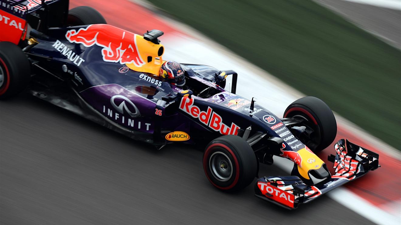 Daniil Kvyat (RUS) Red Bull Racing RB11 at Formula One World Championship, Rd15, Russian Grand Prix, Qualifying, Sochi Autodrom, Sochi, Krasnodar Krai, Russia, Saturday 10 October 2015. © Sutton Motorsport Images