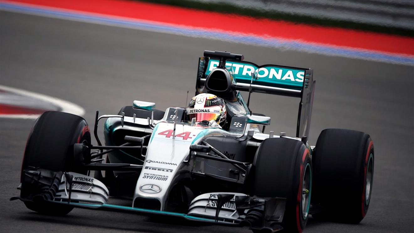 Lewis Hamilton (GBR) Mercedes AMG F1 W06 at Formula One World Championship, Rd15, Russian Grand Prix, Qualifying, Sochi Autodrom, Sochi, Krasnodar Krai, Russia, Saturday 10 October 2015. © Sutton Motorsport Images