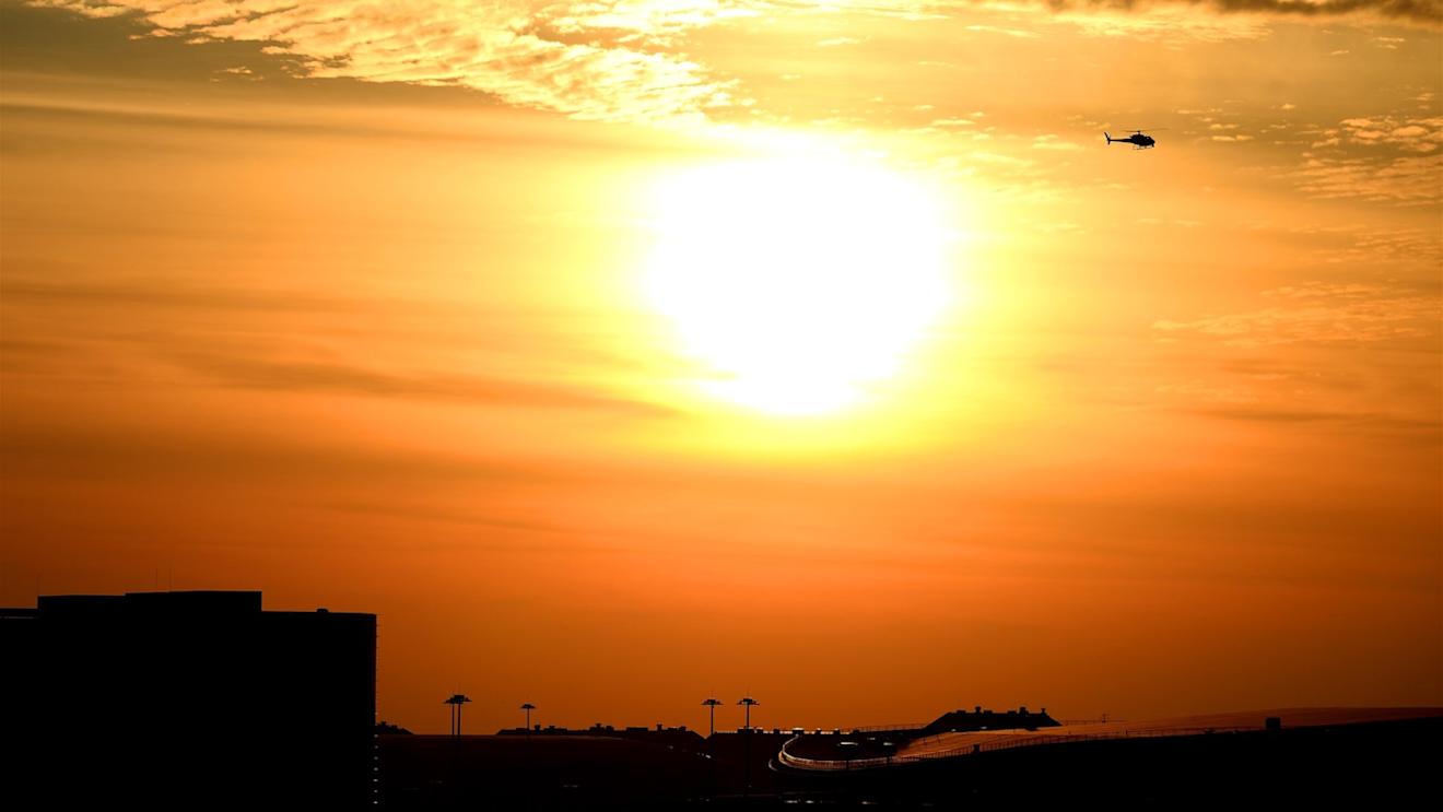 Sunset and helicopter at Formula One World Championship, Rd15, Russian Grand Prix, Qualifying, Sochi Autodrom, Sochi, Krasnodar Krai, Russia, Saturday 10 October 2015. © Sutton Motorsport Images