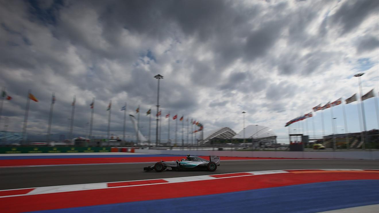 Nico Rosberg (GER) Mercedes AMG F1 W06 at Formula One World Championship, Rd15, Russian Grand Prix, Qualifying, Sochi Autodrom, Sochi, Krasnodar Krai, Russia, Saturday 10 October 2015. © Sutton Motorsport Images