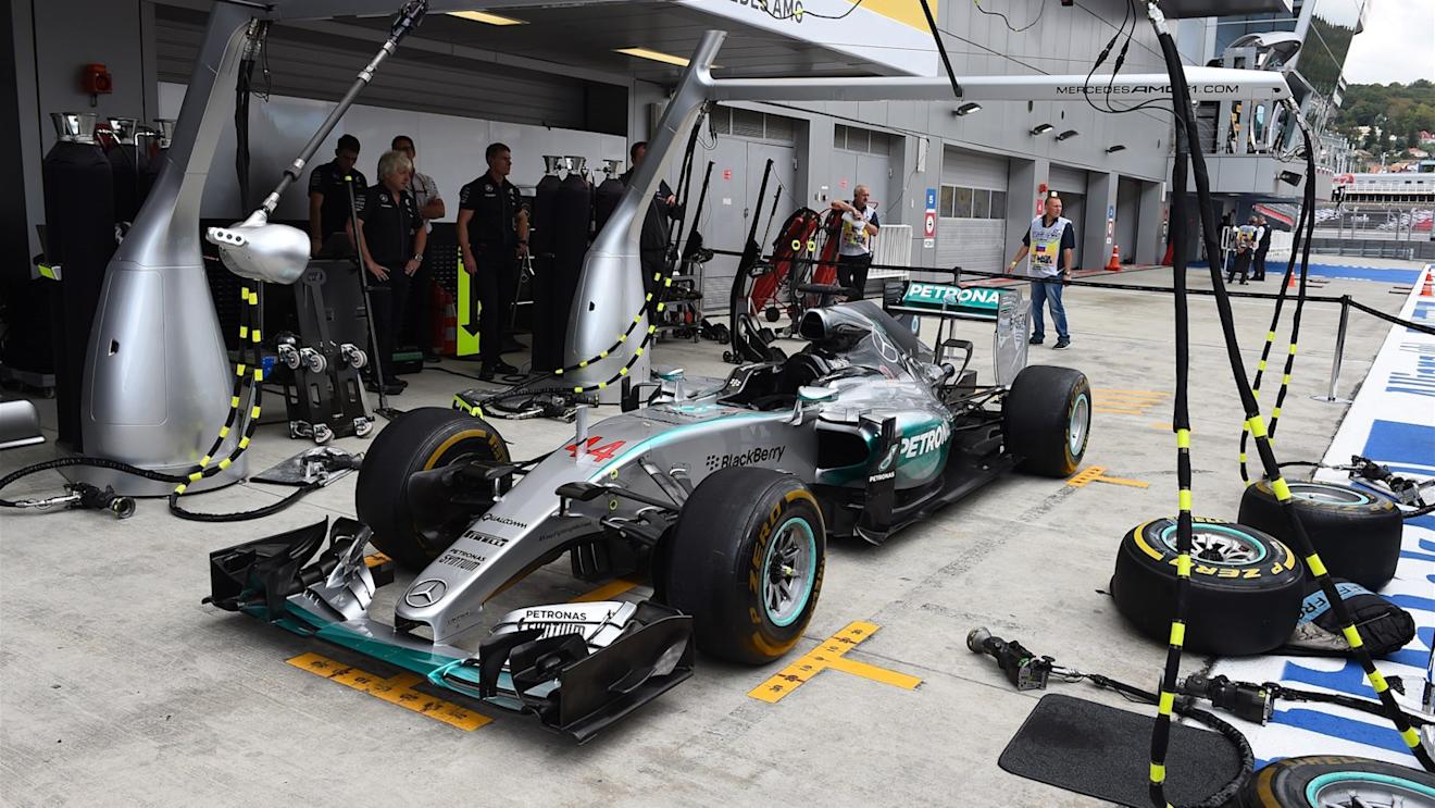 Mercedes AMG F1 W06 at Formula One World Championship, Rd15, Russian Grand Prix, Qualifying, Sochi Autodrom, Sochi, Krasnodar Krai, Russia, Saturday 10 October 2015. © Sutton Motorsport Images