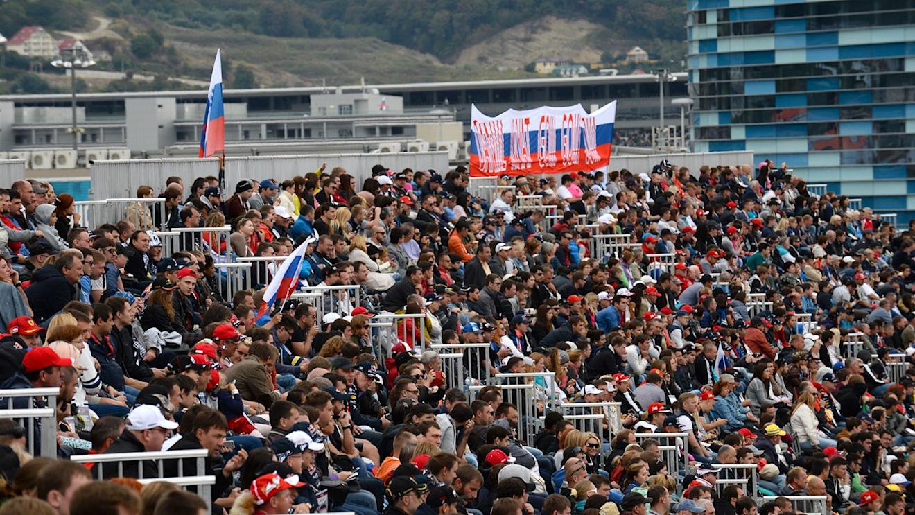 Fans at Formula One World Championship, Rd15, Russian Grand Prix, Race, Sochi Autodrom, Sochi, Krasnodar Krai, Russia, Sunday 11 October 2015. © Sutton Motorsport Images