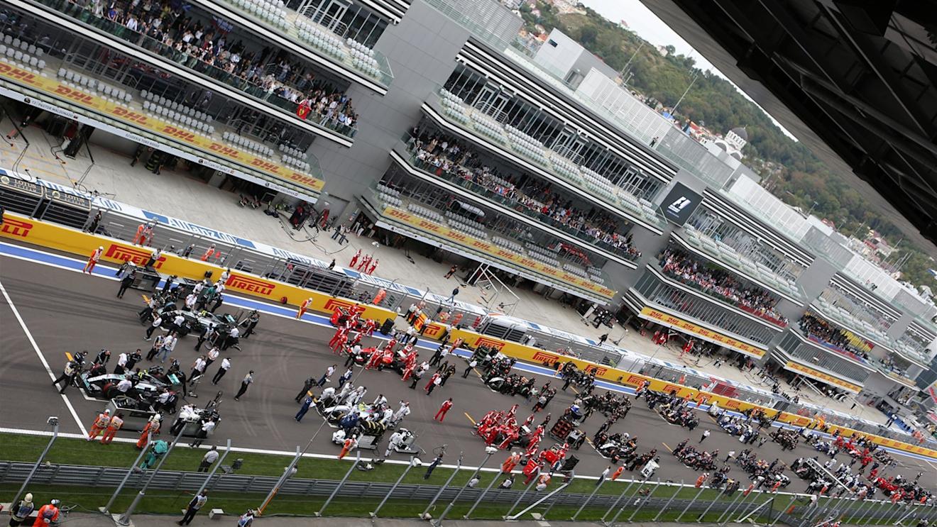 Grid at Formula One World Championship, Rd15, Russian Grand Prix, Race, Sochi Autodrom, Sochi, Krasnodar Krai, Russia, Sunday 11 October 2015. © Sutton Motorsport Images