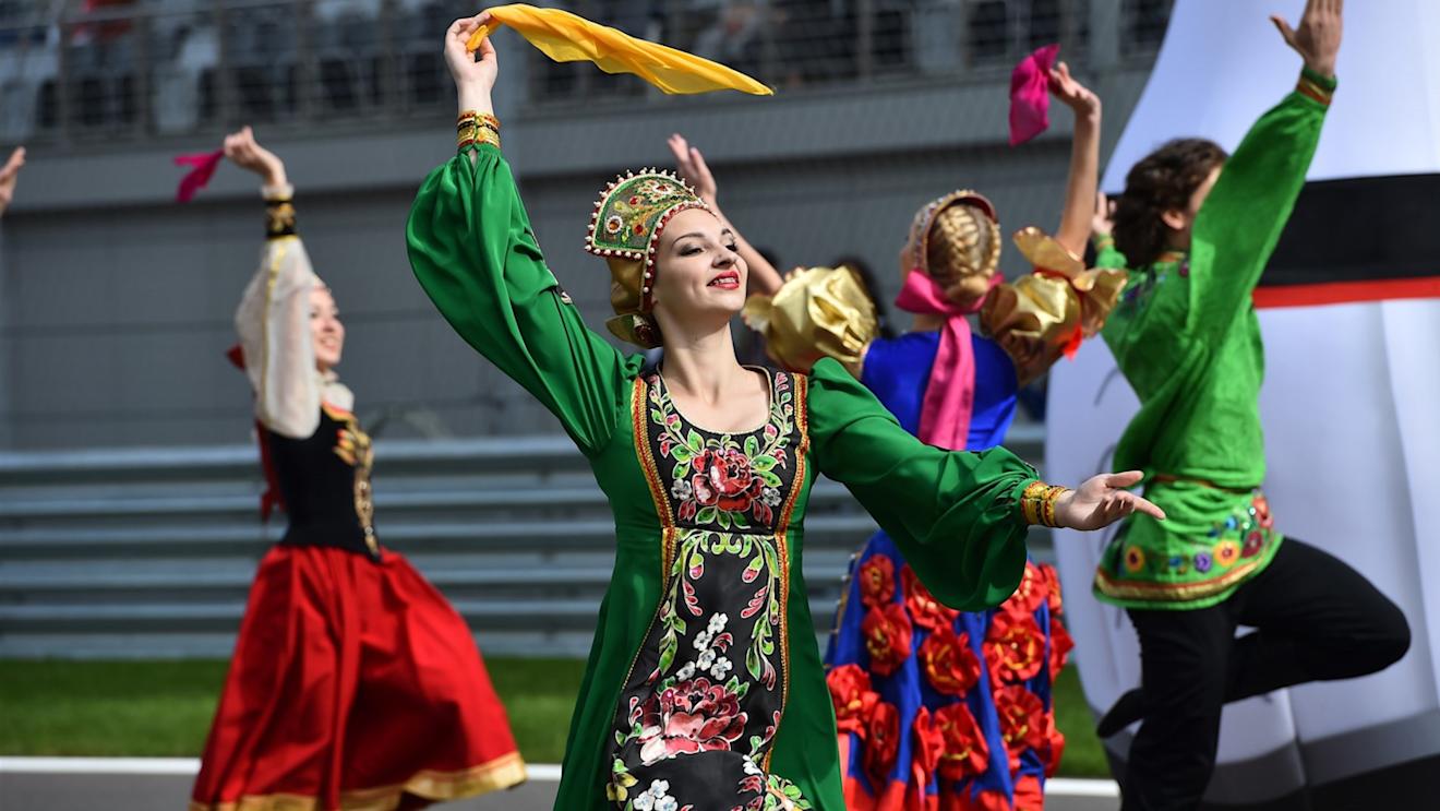 Grid entertainment at Formula One World Championship, Rd15, Russian Grand Prix, Race, Sochi Autodrom, Sochi, Krasnodar Krai, Russia, Sunday 11 October 2015. © Sutton Motorsport Images