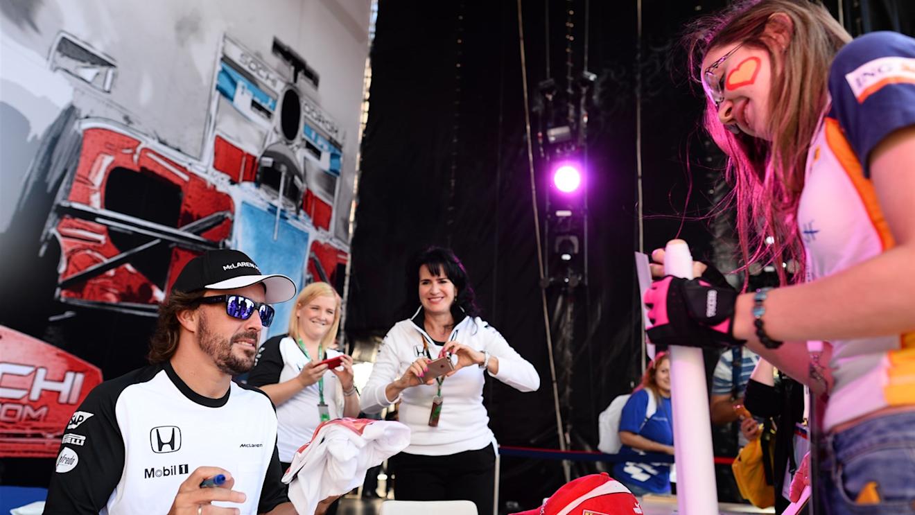 Fernando Alonso (ESP) McLaren signs autographs for the fans at Formula One World Championship, Rd15, Russian Grand Prix, Preparations, Sochi Autodrom, Sochi, Krasnodar Krai, Russia, Thursday 8 October 2015. © Sutton Motorsport Images