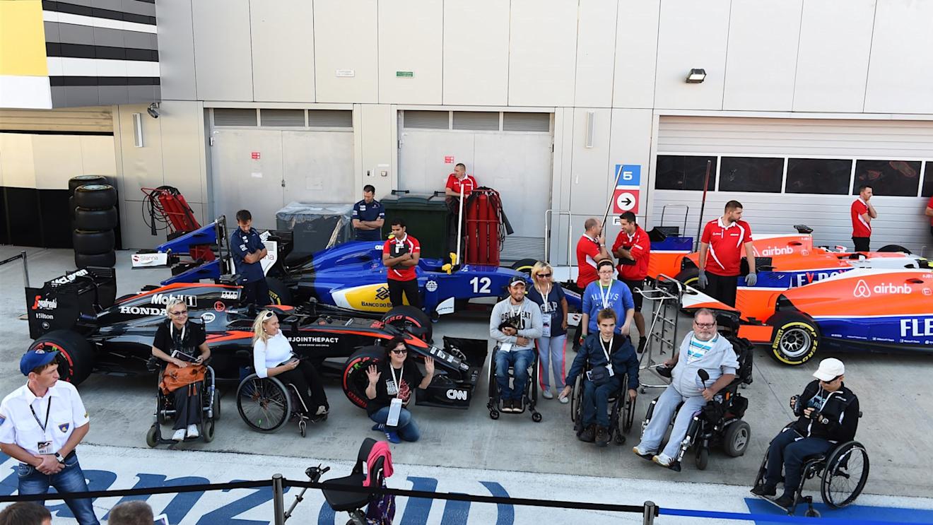 Teams at scrutineering with fans at Formula One World Championship, Rd15, Russian Grand Prix, Preparations, Sochi Autodrom, Sochi, Krasnodar Krai, Russia, Thursday 8 October 2015. © Sutton Motorsport Images