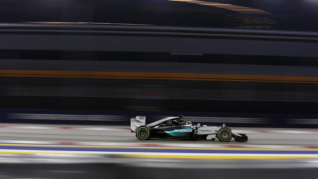 Lewis Hamilton (GBR) Mercedes AMG F1 at Formula One World Championship, Rd13, Singapore Grand Prix, Practice, Marina Bay Street Circuit, Singapore, Friday 18 September 2015. © Copyright: Lionel Ng Sutton Motorsport Images
