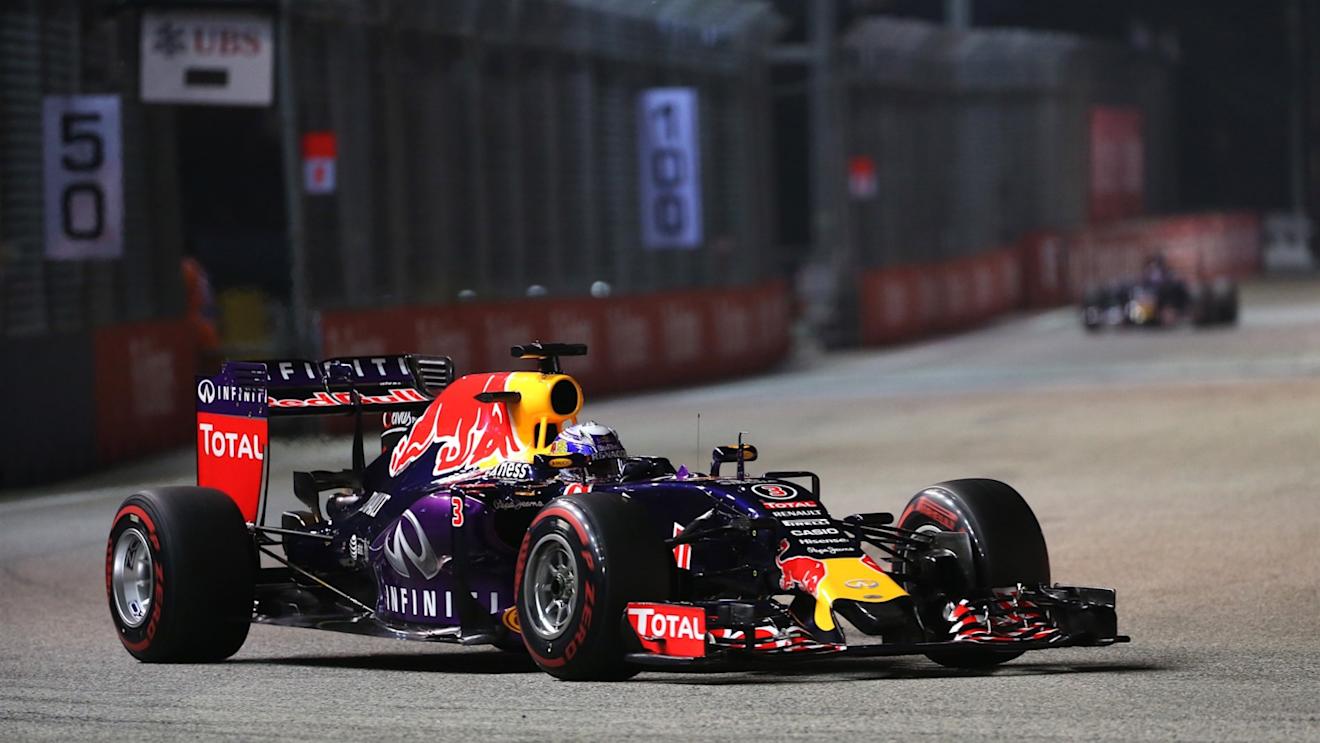 Daniel Ricciardo (AUS) Red Bull Racing RB11 at Formula One World Championship, Rd13, Singapore Grand Prix, Qualifying, Marina Bay Street Circuit, Singapore, Saturday 19  September 2015. © Copyright: Lionel Ng Sutton Motorsport Images