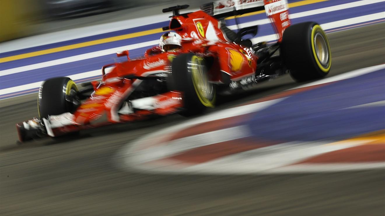 Sebastian Vettel (GER) Ferrari SF15-T at Formula One World Championship, Rd13, Singapore Grand Prix, Qualifying, Marina Bay Street Circuit, Singapore, Saturday 19  September 2015. © Sutton Motorsport Images