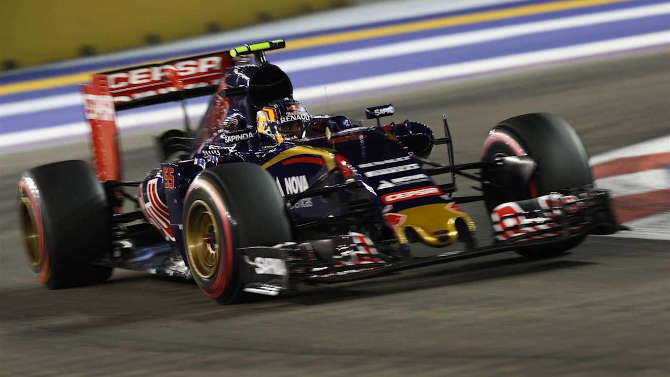 Carlos Sainz jr (ESP) Scuderia Toro Rosso STR10 at Formula One World Championship, Rd13, Singapore Grand Prix, Qualifying, Marina Bay Street Circuit, Singapore, Saturday 19  September 2015. © Sutton Motorsport Images