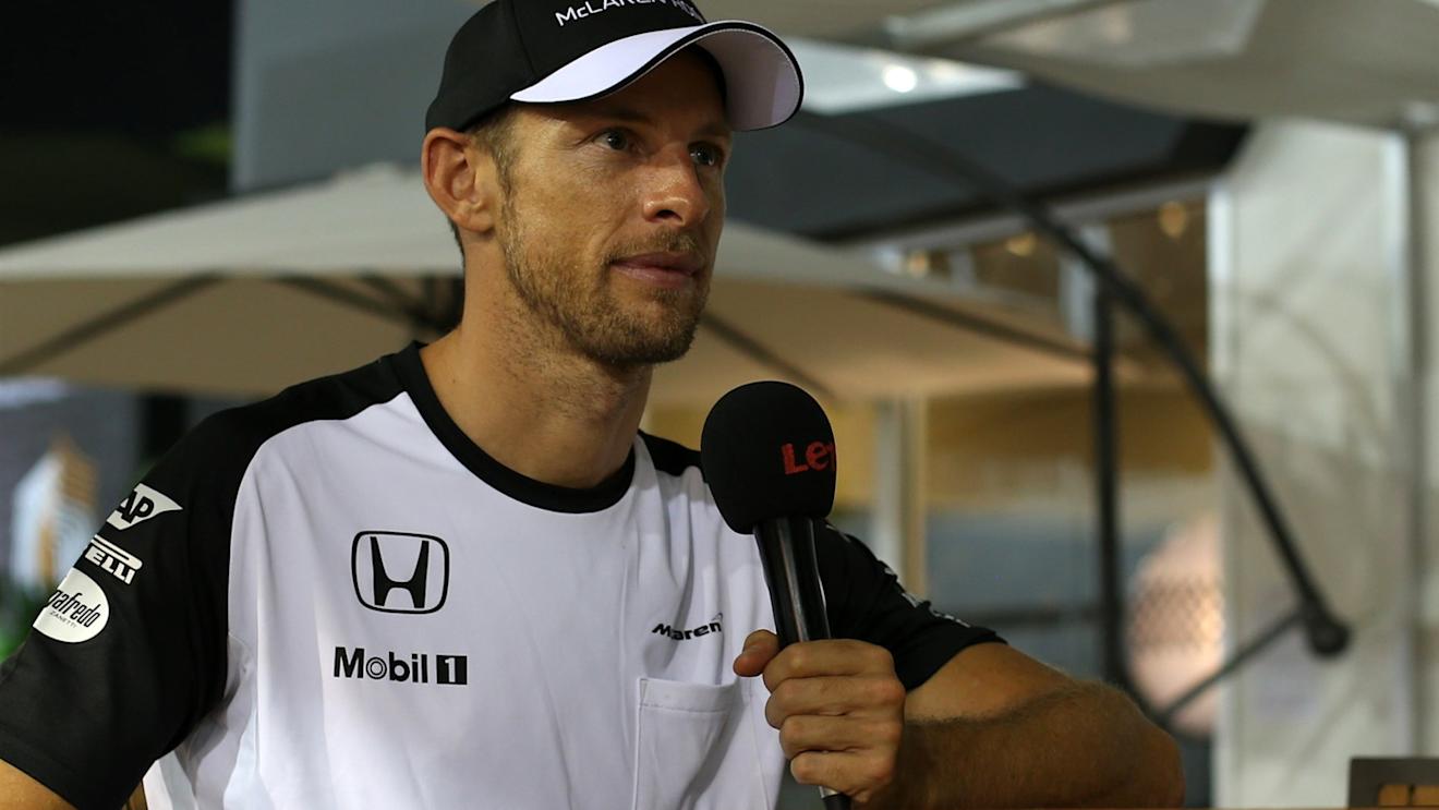 Jenson Button (GBR) McLaren at Formula One World Championship, Rd13, Singapore Grand Prix, Qualifying, Marina Bay Street Circuit, Singapore, Saturday 19  September 2015. © Sutton Motorsport Images