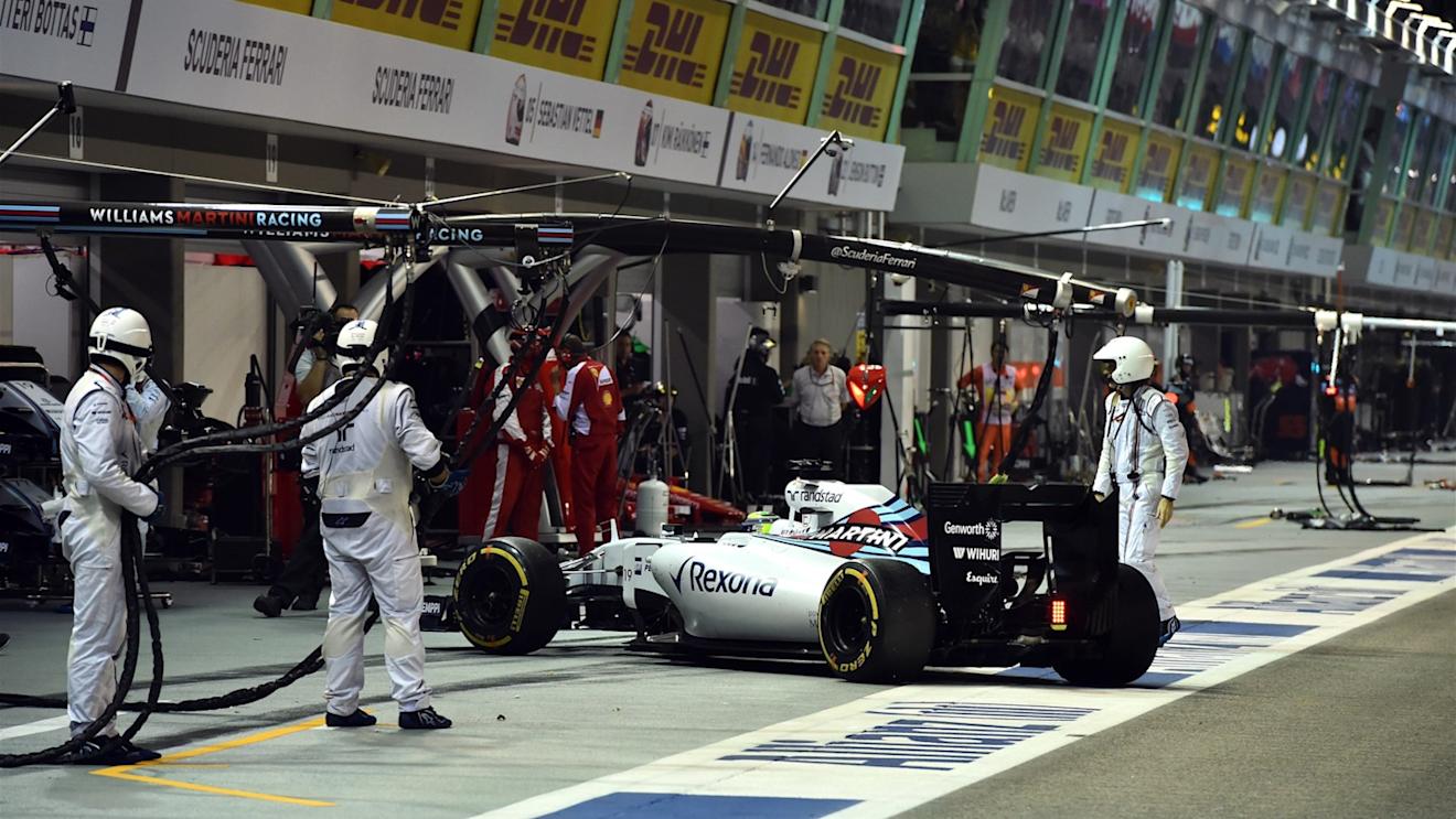 Felipe Massa (BRA) Williams FW37 retires from the race at Formula One World Championship, Rd13, Singapore Grand Prix, Race, Marina Bay Street Circuit, Singapore, Sunday 20 September 2015. © Sutton Motorsport Images
