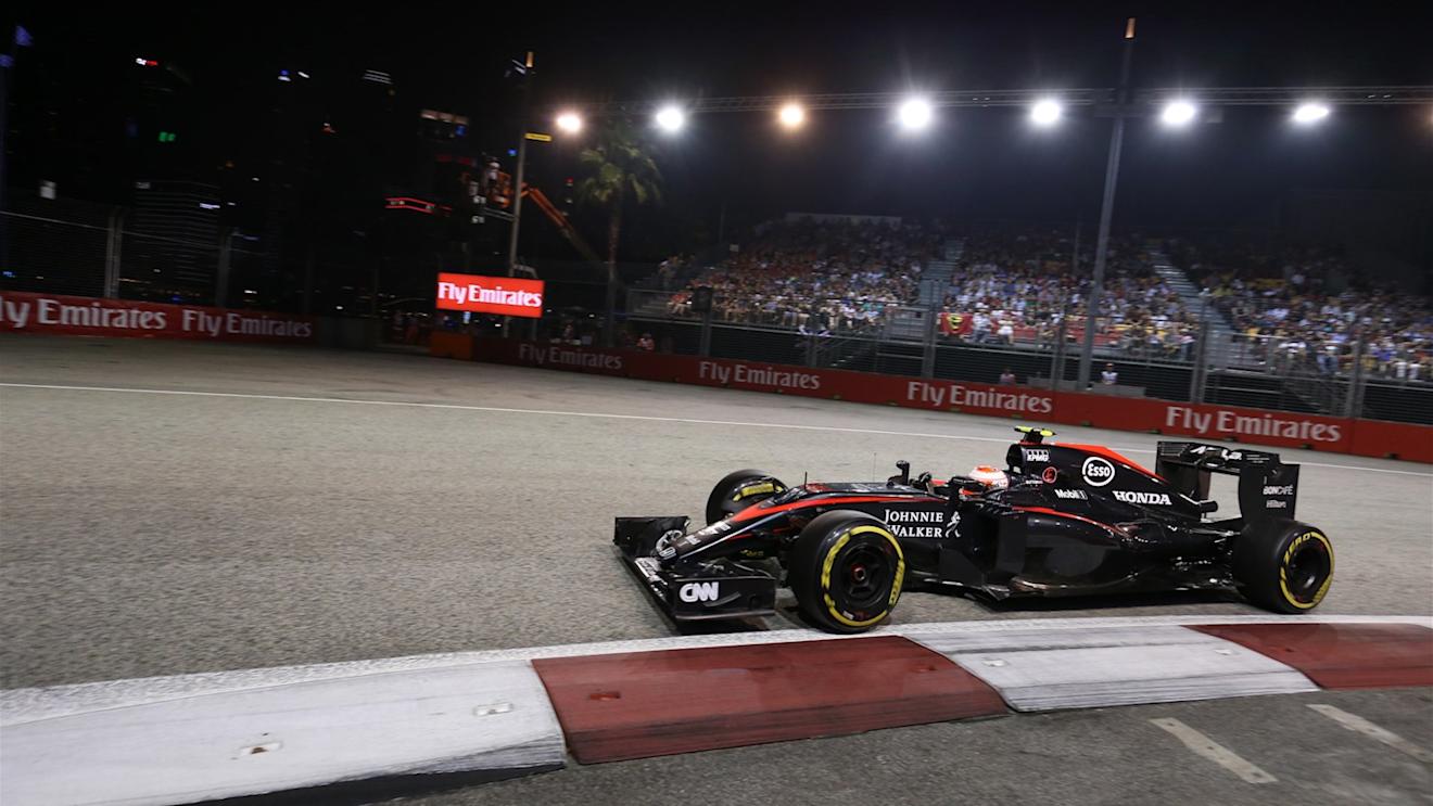 Jenson Button (GBR) McLaren MP4-30 at Formula One World Championship, Rd13, Singapore Grand Prix, Race, Marina Bay Street Circuit, Singapore, Sunday 20 September 2015. © Sutton Motorsport Images