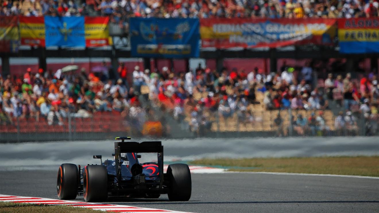 Jenson Button (GBR) McLaren MP4-30 at Formula One World Championship, Rd5, Spanish Grand Prix Race, Barcelona, Spain, Sunday 10 May 2015. © Sutton Motorsport Images