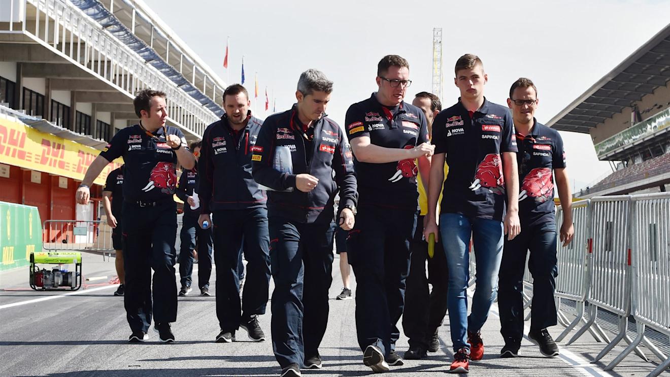 Max Verstappen (NDL) Scuderia Toro Rosso walks the circuit at Formula One World Championship, Rd5, Spanish Grand Prix Preparations, Barcelona, Spain, Thursday 7 May 2015. © Sutton Motorsport Images